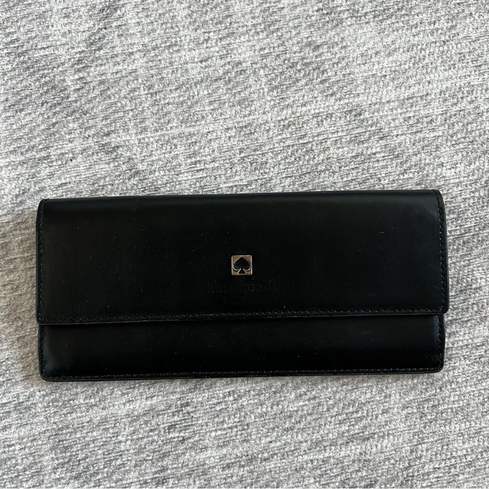 Kate Spade New York Women’s Amelia Sawyer Street Black Cash & Credit Card Wallet